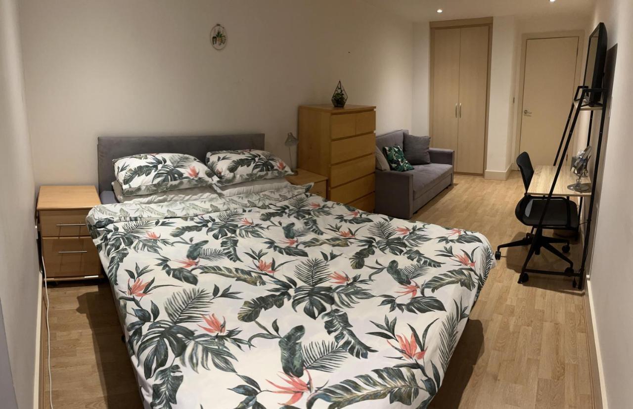 Large Room And Private Bathroom Londres Exterior foto