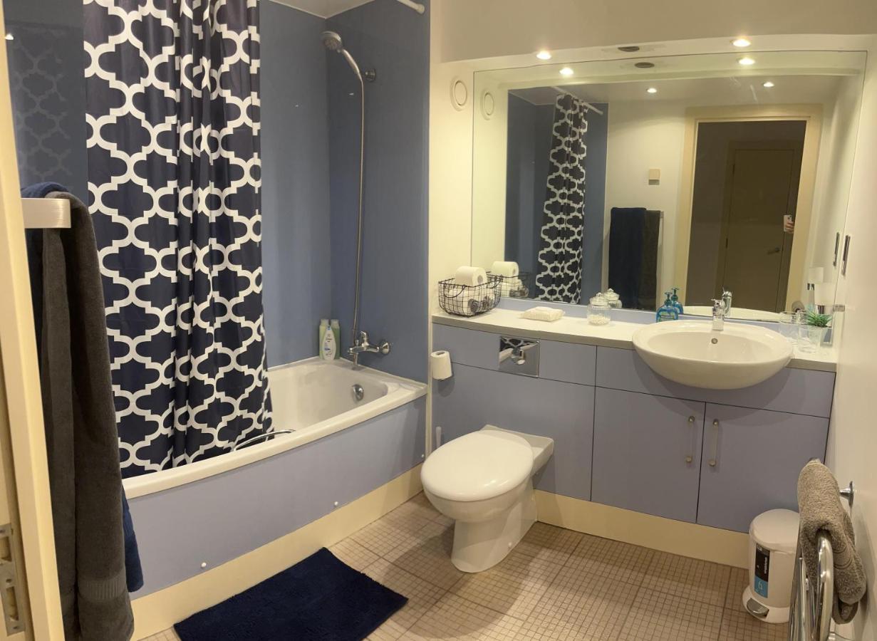 Large Room And Private Bathroom Londres Exterior foto